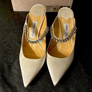 LIKE NEW: Jimmy Choo Ivory Bing satin heels - size 39 (size 8W)